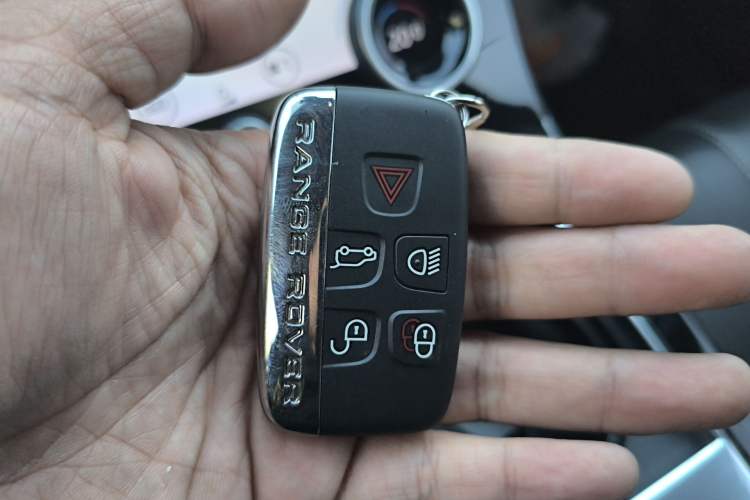 Used Land Rover Range Velar 2020 P250 R-DYNAMIC S Vehicle Key