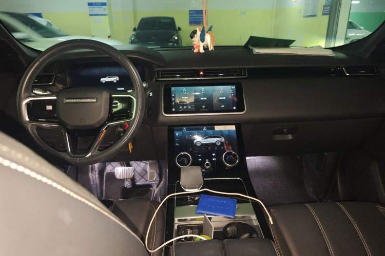 Used Land Rover Range Velar 2021 P250 Sparkling Black Limited Edition Center Console
