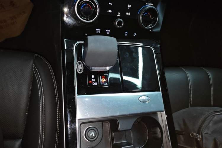 Used Land Rover Range Velar 2021 P250 Sparkling Black Limited Edition Gear Lever