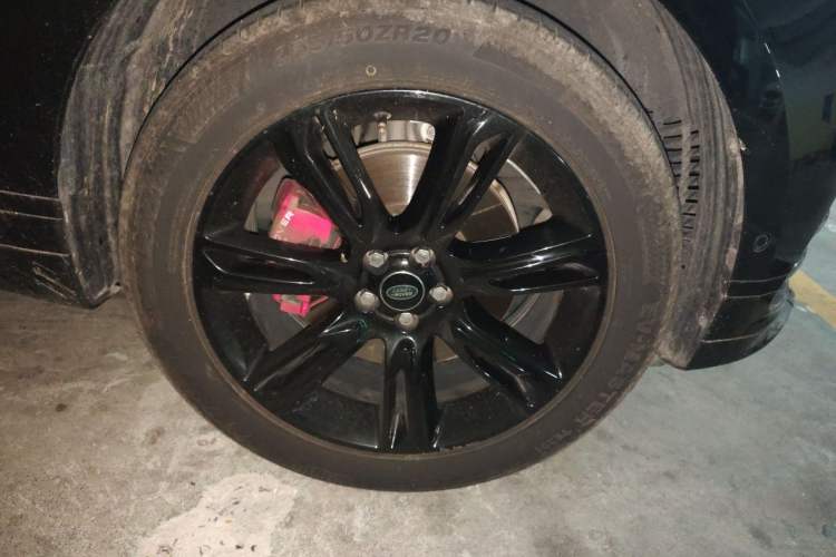 Used Land Rover Range Velar 2021 P250 Sparkling Black Limited Edition Right Front Wheel Hub