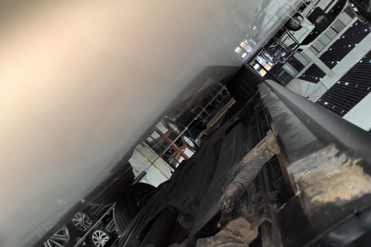 Used Land Rover Range Velar 2021 P250 model Right Side Sill
