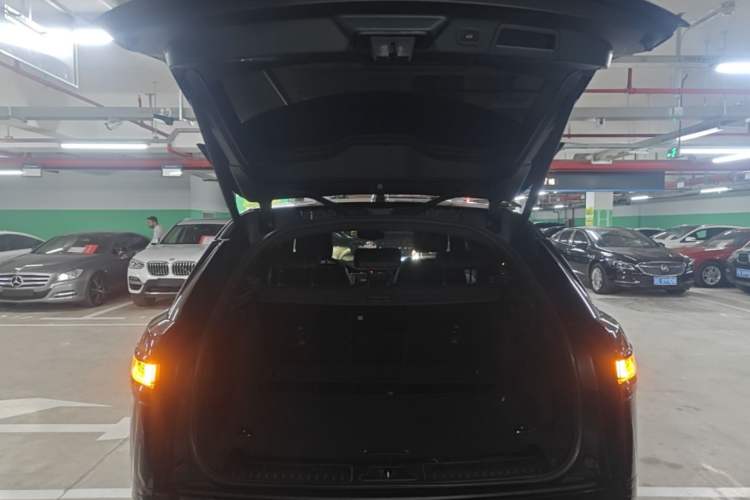 Used Land Rover Range Velar 2021 P250 Sparkling Black Limited Edition Trunk