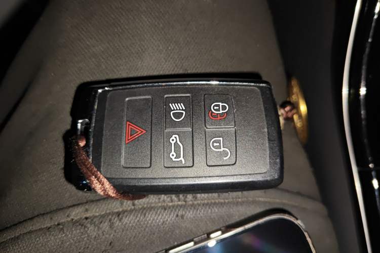 Used Land Rover Range Velar 2021 P250 Sparkling Black Limited Edition Vehicle Key