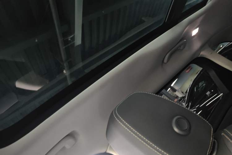 Used Land Rover Range Velar 2021 P250 model Headliner