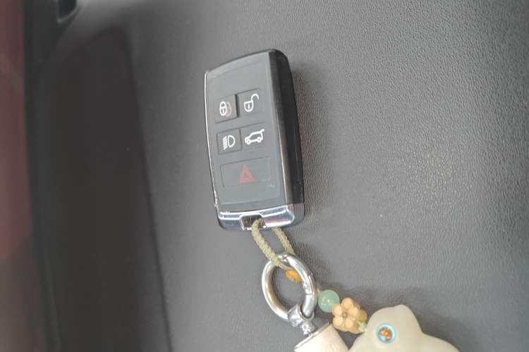 Used Land Rover Range Velar 2021 P250 model Interior 1