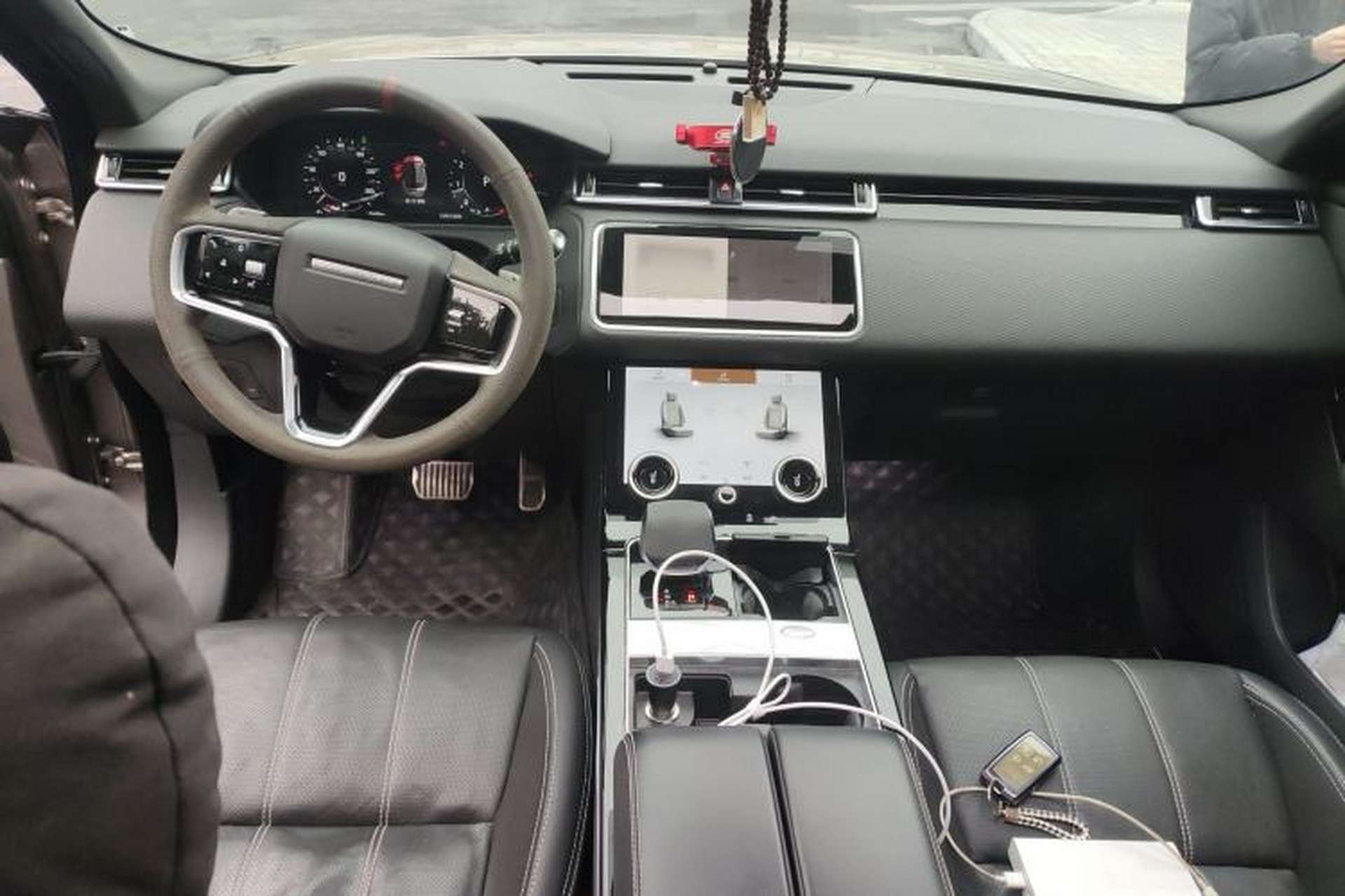 Used Land Rover Range Velar 2021 P250 Sparkling Black Limited Edition Center Console