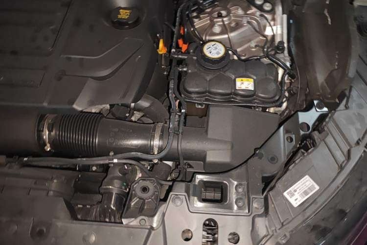 Used Land Rover Range Velar 2021 P250 Sparkling Black Limited Edition Engine Bay Left
