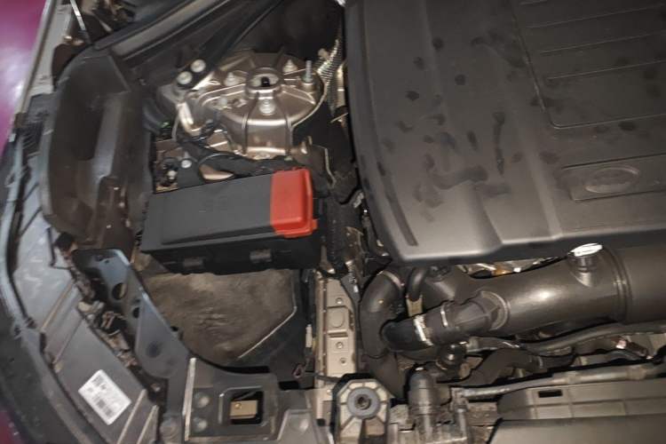 Used Land Rover Range Velar 2021 P250 Sparkling Black Limited Edition Engine Bay Right