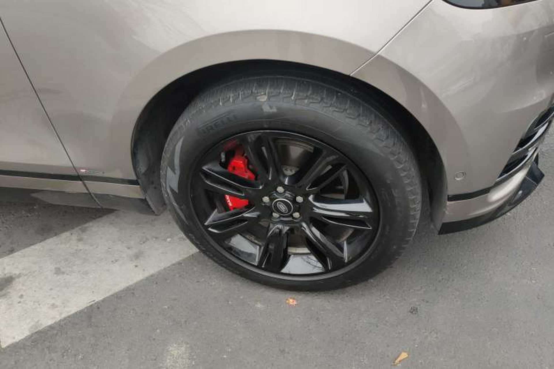 Used Land Rover Range Velar 2021 P250 Sparkling Black Limited Edition Right Front Wheel Hub