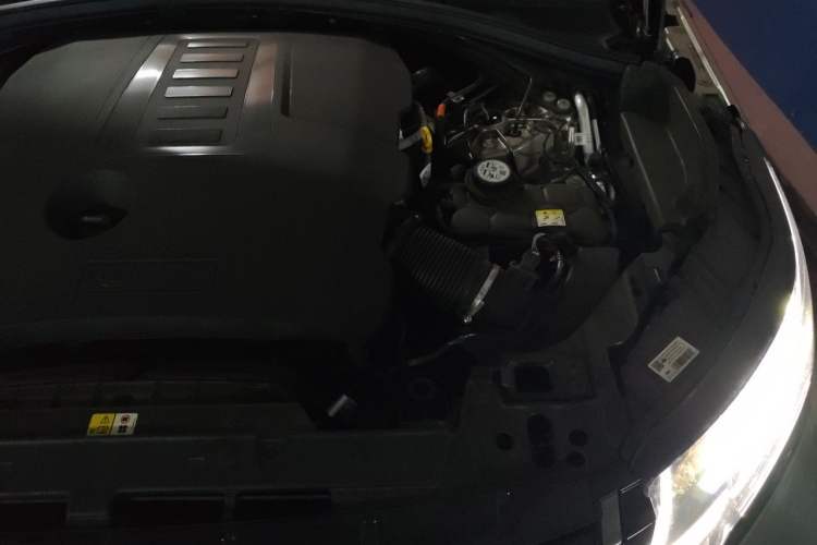 Used Land Rover Range Velar 2021 P340 R-DYNAMIC SE Engine Bay Left