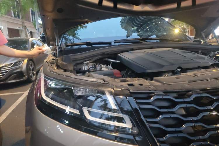 Used Land Rover Range Velar 2021 P250 Sparkling Black Limited Edition Engine Bay Right