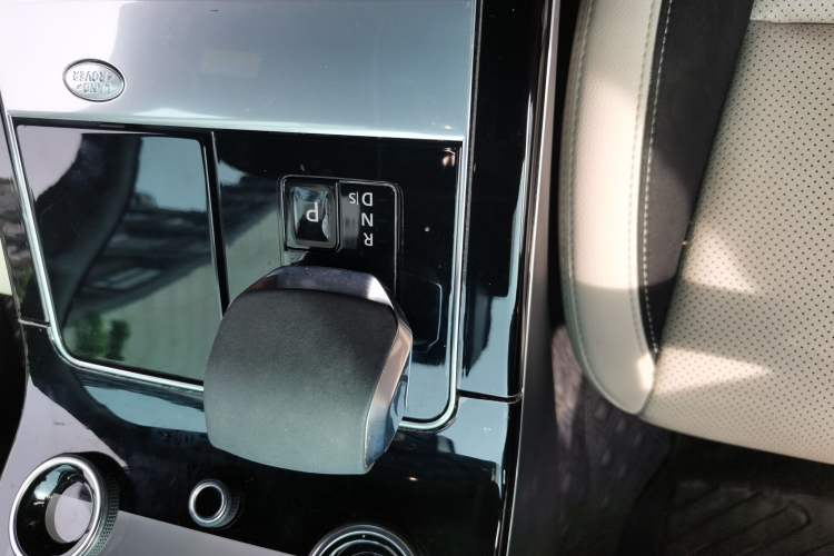 Used Land Rover Range Velar 2021 P250 Sparkling Black Limited Edition Gear Lever