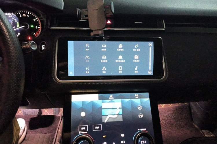 Used Land Rover Range Velar 2021 P250 model Audio And AC Panel