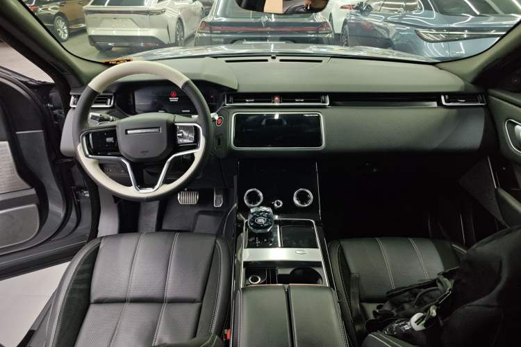 Used Land Rover Range Velar 2021 P340 R-DYNAMIC SE Center Console