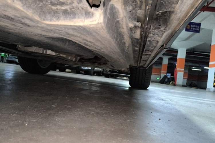Used Land Rover Range Velar 2021 P250 model Chassis Rear Right