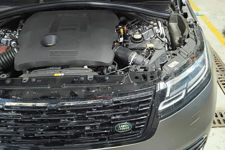 Used Land Rover Range Velar 2021 P340 R-DYNAMIC SE Engine Bay Left