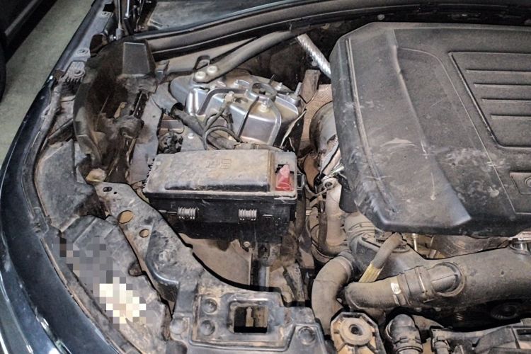 Used Land Rover Range Velar 2021 P250 model Engine Bay Right