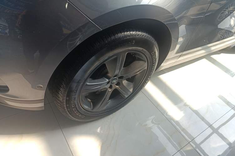 Used Land Rover Range Velar 2021 P250 model Exterior 7