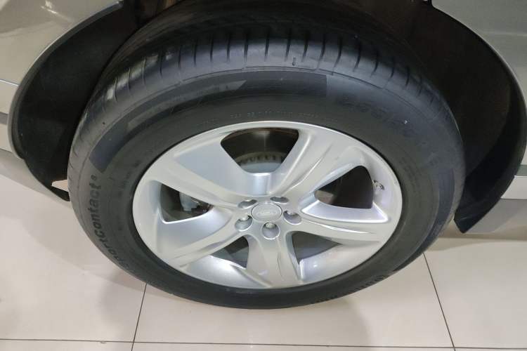 Used Land Rover Range Velar 2021 P250 model Exterior 8