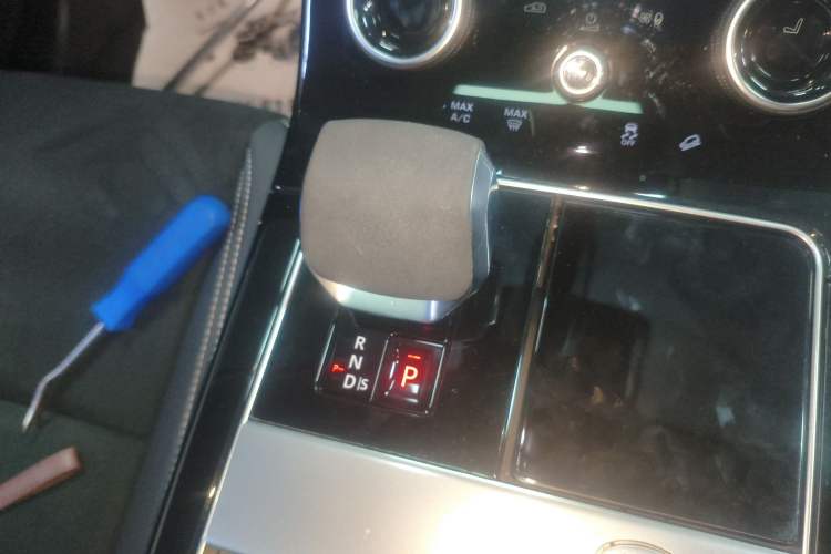 Used Land Rover Range Velar 2021 P250 model Gear Lever