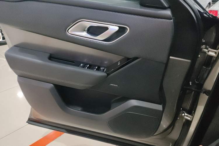 Used Land Rover Range Velar 2021 P250 model Interior 7