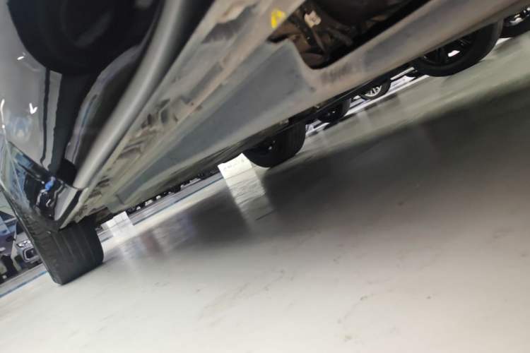 Used Land Rover Range Velar 2021 P250 Sparkling Black Limited Edition Left Side Sill