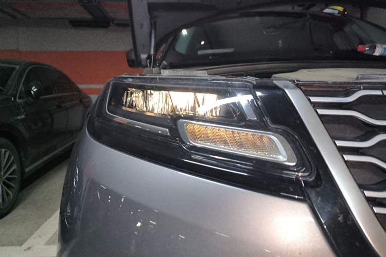 Used Land Rover Range Velar 2021 P250 model Right Front Headlight