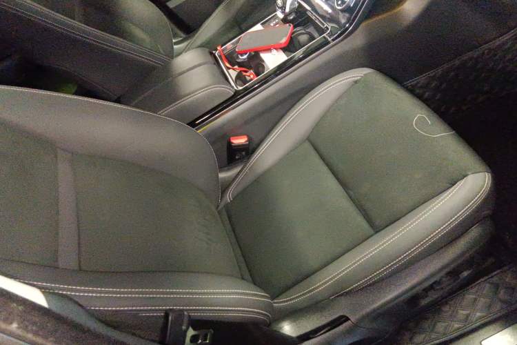 Used Land Rover Range Velar 2021 P250 model Right Front Seat