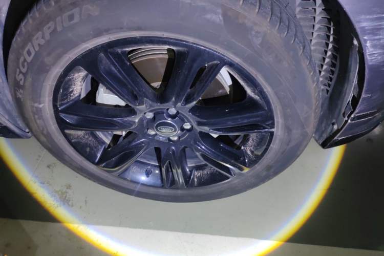 Used Land Rover Range Velar 2021 P250 Sparkling Black Limited Edition Right Front Wheel Hub