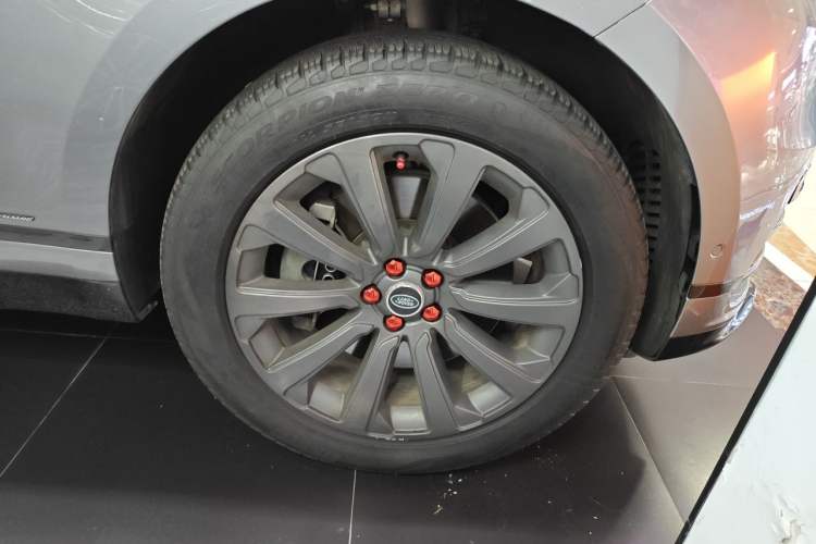 Used Land Rover Range Velar 2021 P340 R-DYNAMIC SE Right Front Wheel Hub