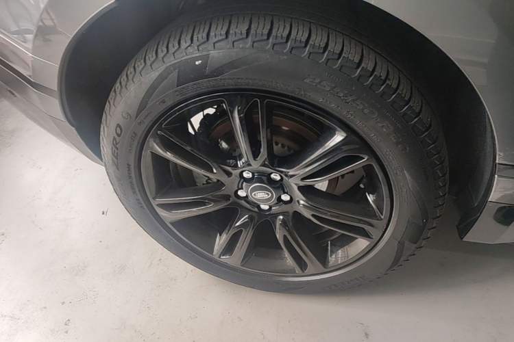 Used Land Rover Range Velar 2021 P250 Sparkling Black Limited Edition Right Rear Wheel Hub