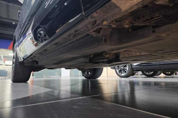 Used Land Rover Range Velar 2021 P340 R-DYNAMIC SE Right Side Sill