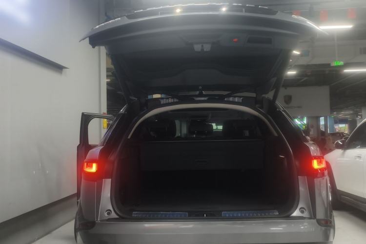 Used Land Rover Range Velar 2021 P250 model Trunk