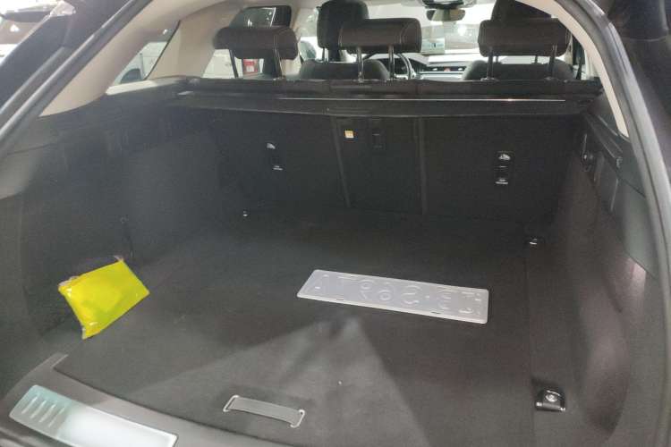 Used Land Rover Range Velar 2021 P250 model Trunk