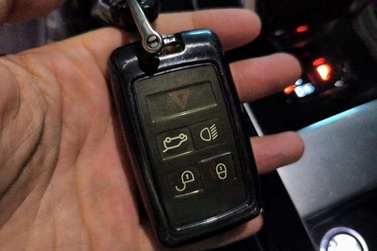 Used Land Rover Range Velar 2021 P250 model Vehicle Key