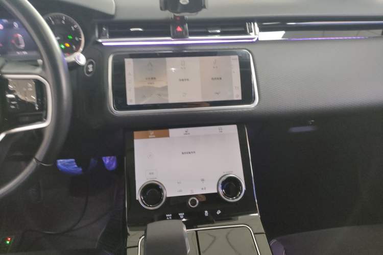 Used Land Rover Range Velar 2021 P250 model Audio And AC Panel