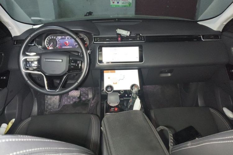 Used Land Rover Range Velar 2021 P250 model Center Console