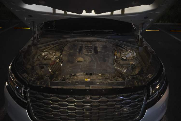 Used Land Rover Range Velar 2021 P340 R-DYNAMIC SE Engine Bay