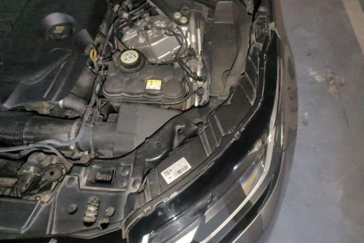 Used Land Rover Range Velar 2021 P250 Sparkling Black Limited Edition Engine Bay Left
