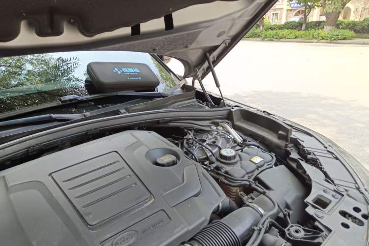 Used Land Rover Range Velar 2021 P250 Sparkling Black Limited Edition Engine Bay Left