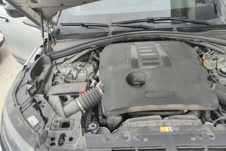 Used Land Rover Range Velar 2021 P340 R-DYNAMIC SE Engine Bay Right