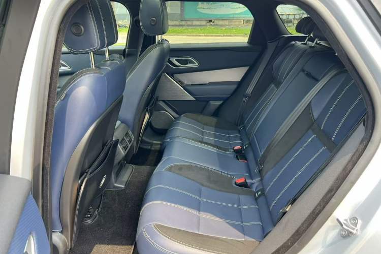 Used Land Rover Range Velar 2021 P340 R-DYNAMIC SE Interior 7
