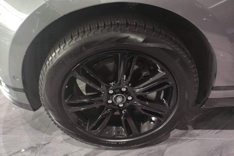 Used Land Rover Range Velar 2021 P250 Sparkling Black Limited Edition Left Front Wheel Hub