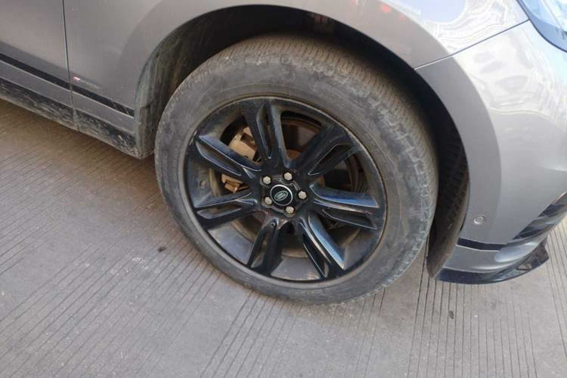 Used Land Rover Range Velar 2021 P250 Sparkling Black Limited Edition Right Front Wheel Hub