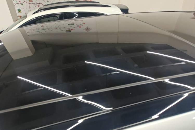 Used Land Rover Range Velar 2021 P250 model Roof