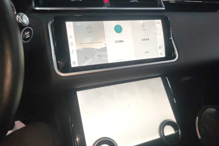 Used Land Rover Range Velar 2021 P250 model Audio And AC Panel