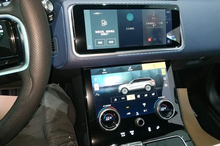 Used Land Rover Range Velar 2021 P340 R-DYNAMIC SE Audio And AC Panel