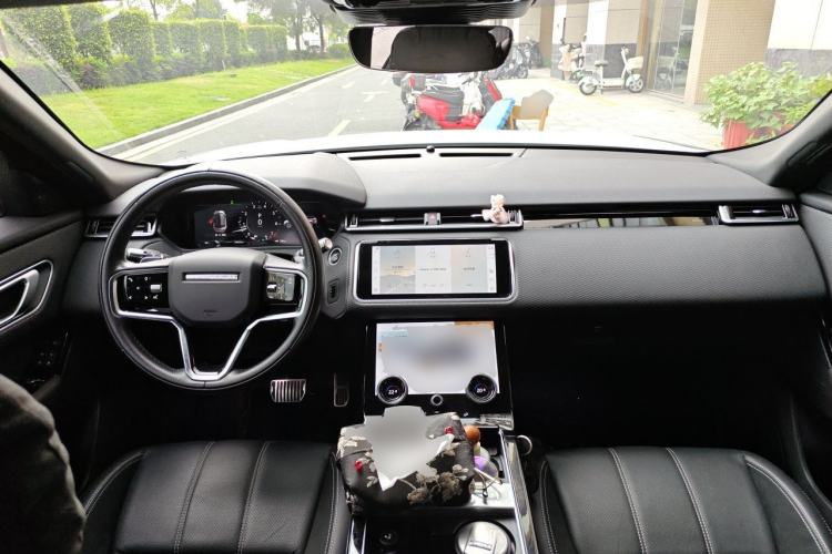 Used Land Rover Range Velar 2021 P250 Sparkling Black Limited Edition Center Console