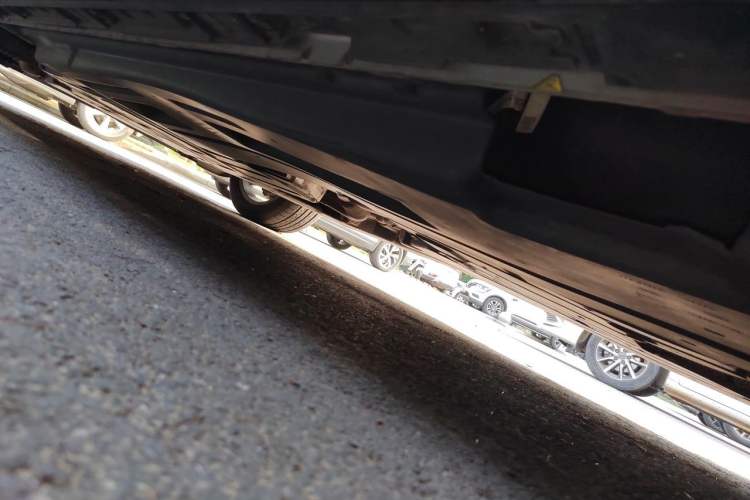 Used Land Rover Range Velar 2021 P340 R-DYNAMIC SE Chassis Rear Left