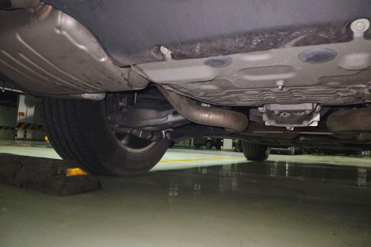 Used Land Rover Range Velar 2021 P250 model Chassis Rear Left